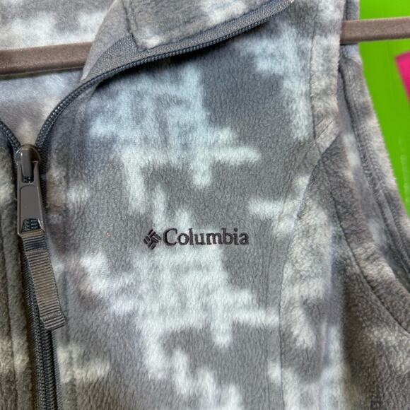 Columbia, Blue Patterned Fleece Vest. Size Small. Good used condition! - Picture 3 of 6